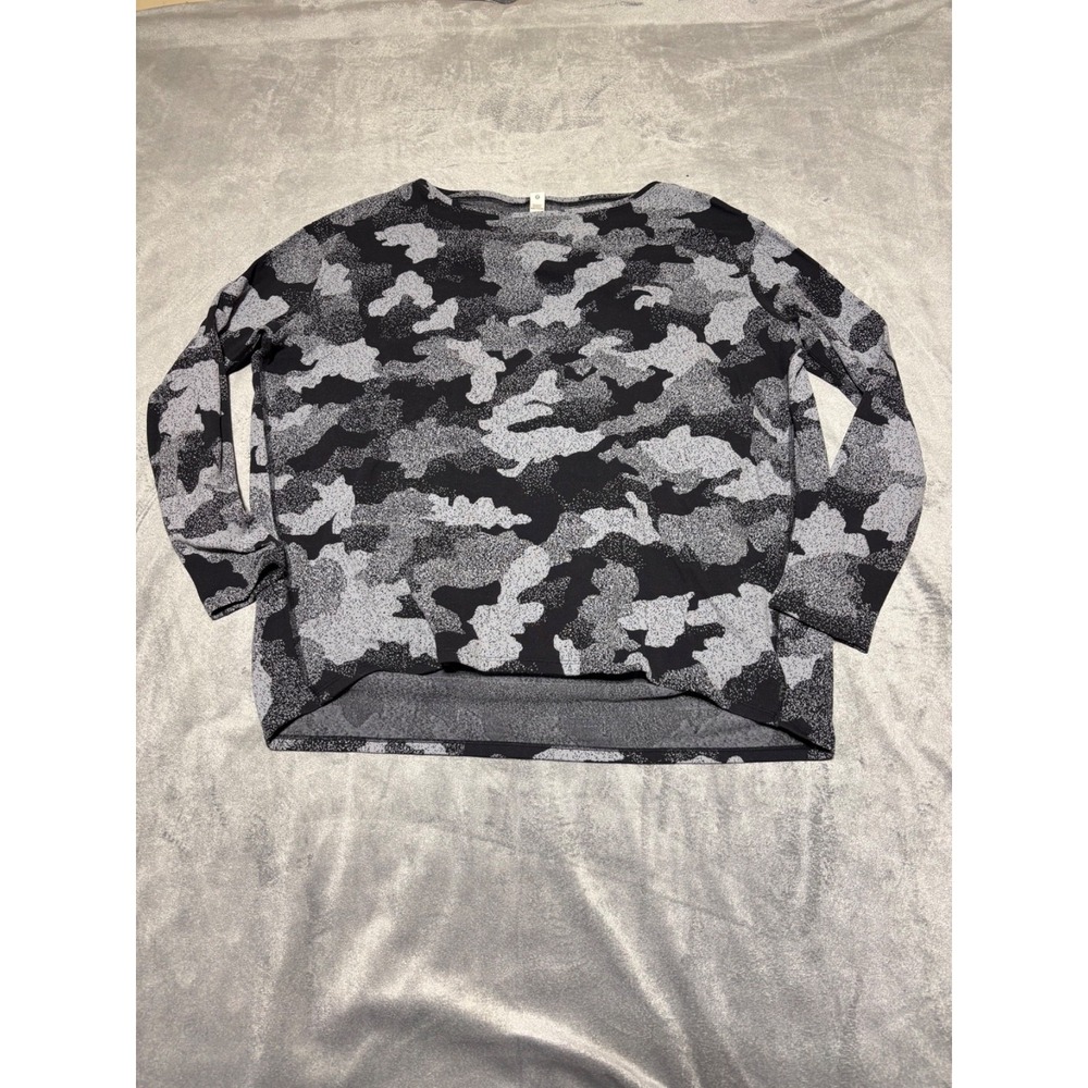 Lululemon Womens Size 6 Black Grey Camo Long Sleeve Back in Action Rulu Shirt